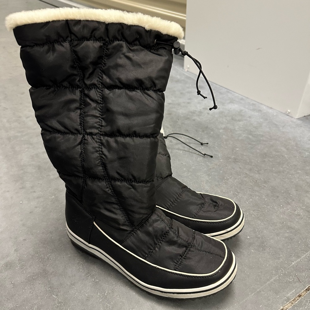 Global Win Women's Black Quilted Winter Boots with Faux Fur